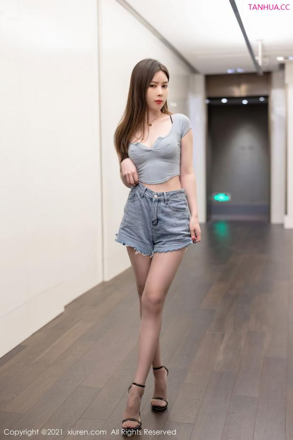 吴雪瑶  轻熟美人吴雪瑶 超A的牛仔短裤第2张图片
